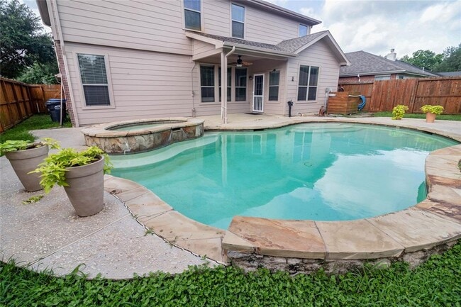 Photo - 21534 Pointed Oak Ln House