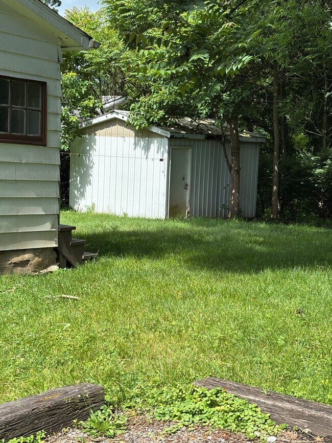 Photo - 2 Bdrm 1st Floor Bath Secluded Yard