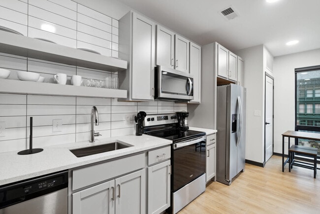 Photo - 423 E Michigan St Unit ID1032101P