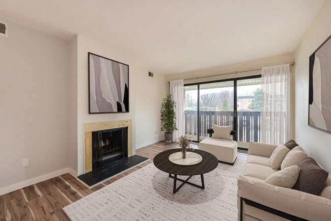 Photo - 1265 S Maple Rd Unit 305