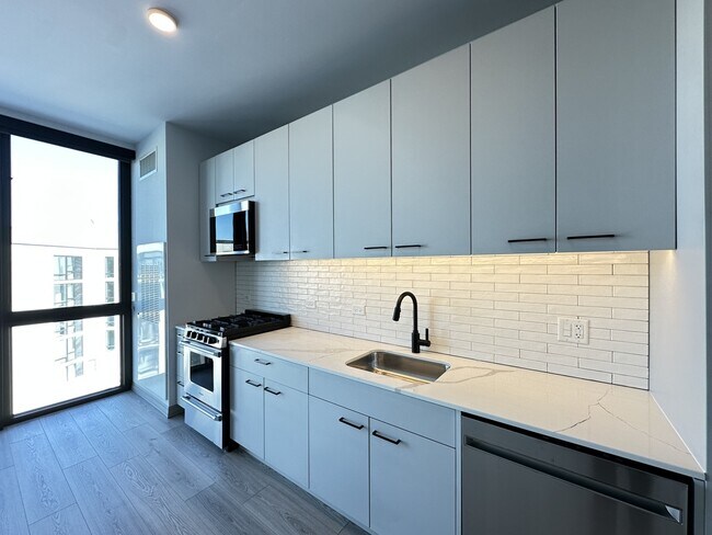 Photo - 2155 N Elston Ave Unit 017