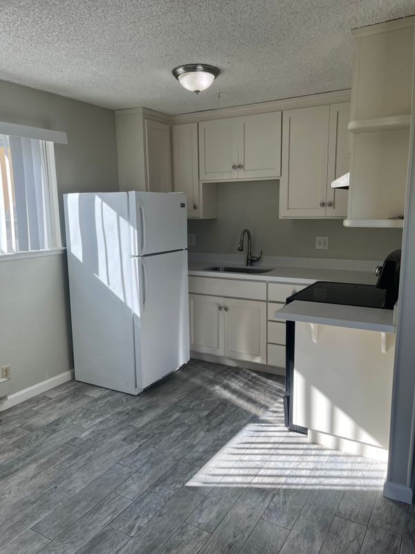 Photo - 526 California St