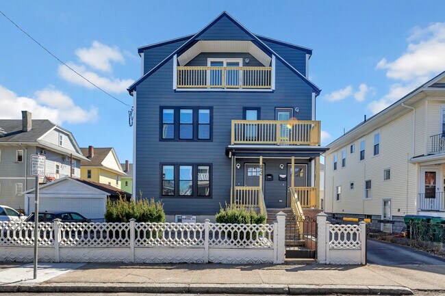 Building Photo - 43 Wright Ave Unit 2