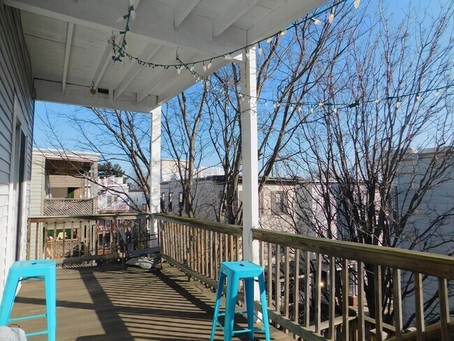 Photo - 625 E 8th St Unidad 3