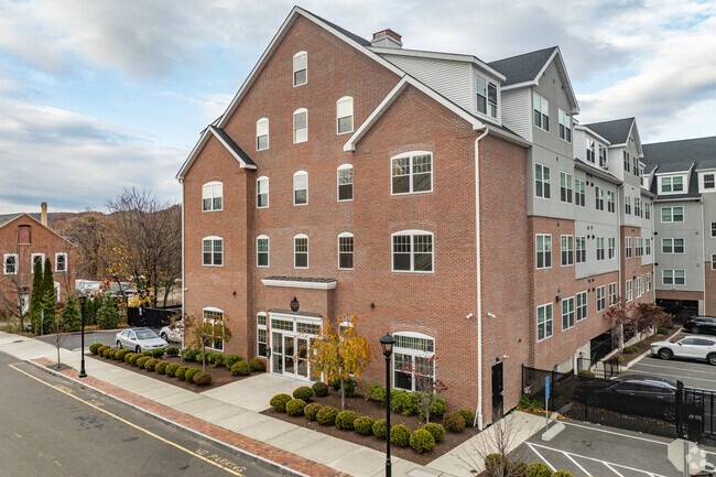 223 Canal St, Shelton, CT 06484 - River Breeze Residential