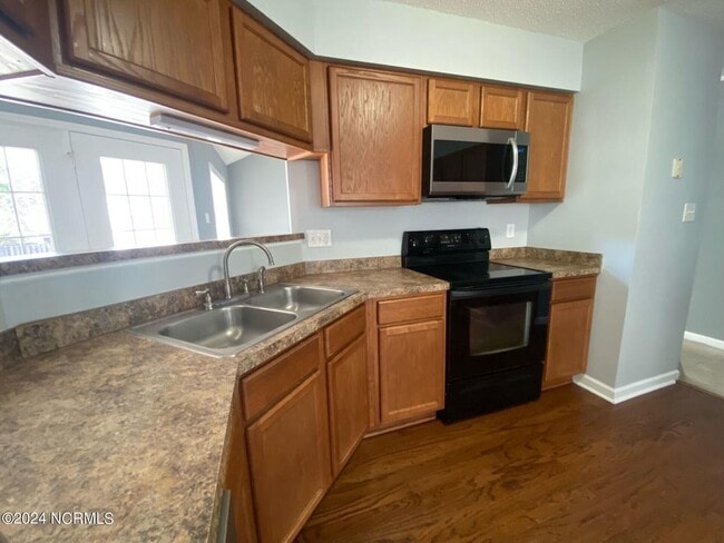 Photo - 1204 Huff Dr