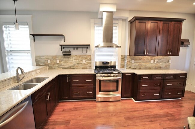 Photo - 310 E Beck St