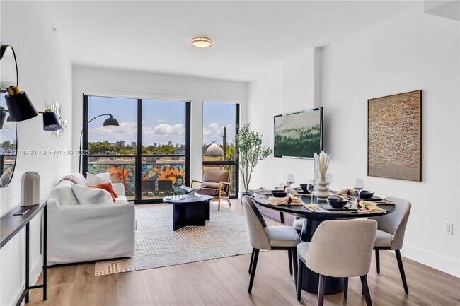 Photo - 3801 N Dixie Hwy Unit 317