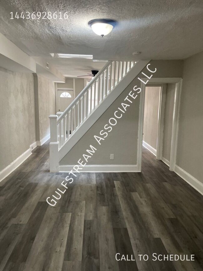 Photo - 2102 W Fayette St