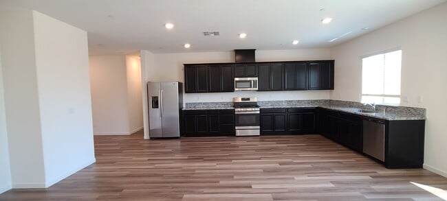 Photo - West Roseville Single Story Lennar Solar Pavia @ Fiddyment Farm, 4 bed, 2 ba 1772 sq foot - Park ...