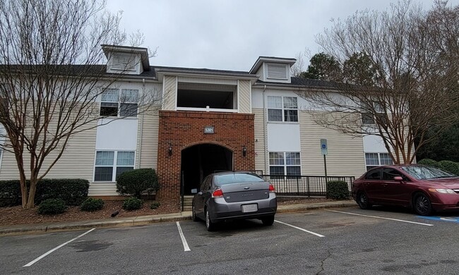 Photo - Lawyers Ridge Apartments