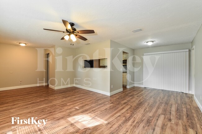 561 Hibiscus Rd