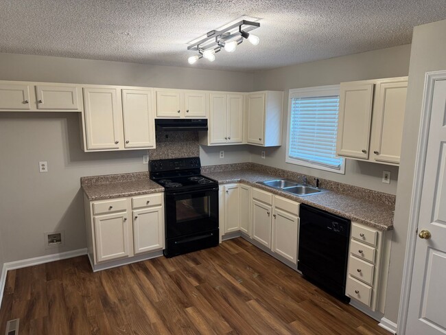 Photo - Spacious Two Bedroom Townhome In Kannapolis