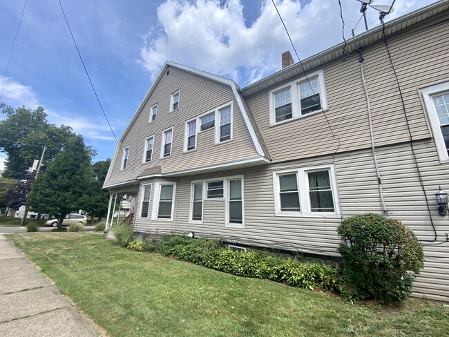 Photo - 1063 W 8th St Unit 1