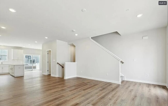 Photo - 5 E Front St