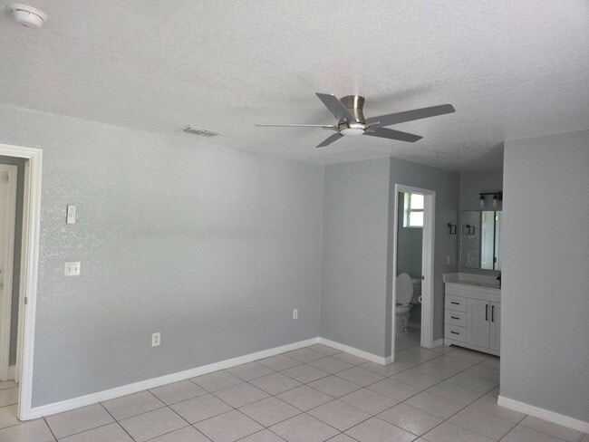 Photo - 609 Porsche Ave