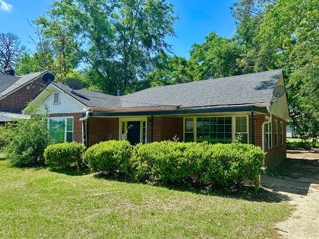 Photo - 1104 Williams St