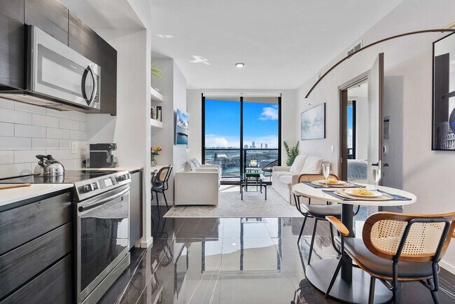 Photo - 398 NE 5th St Unidad SI ID1243873P