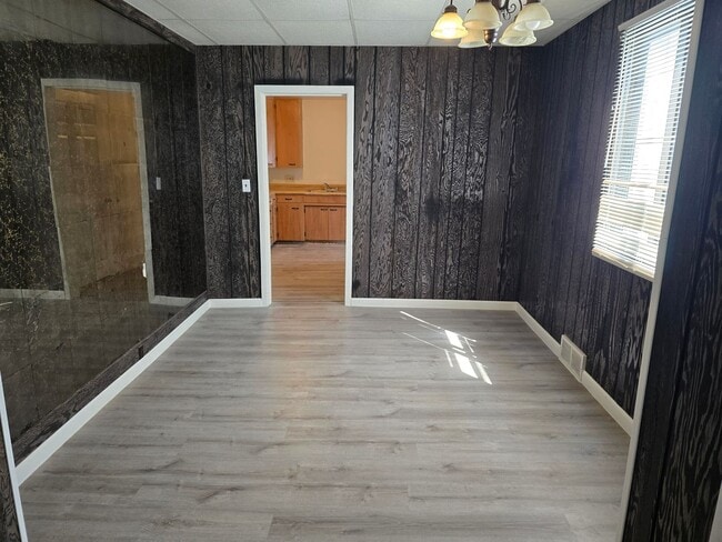 Building Photo - 3605 5th Ave Unit RENTSUX - 3605 5TH AVE -  1