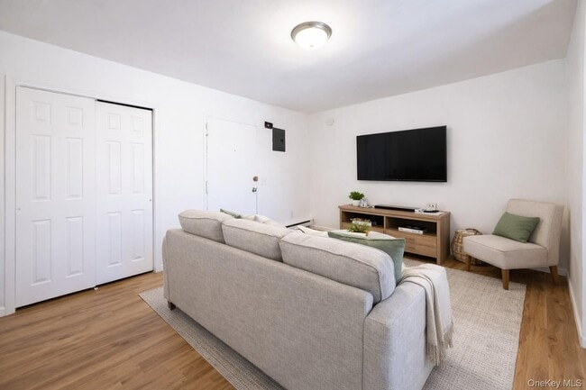 Building Photo - 1550 Montauk Hwy Unit 1B