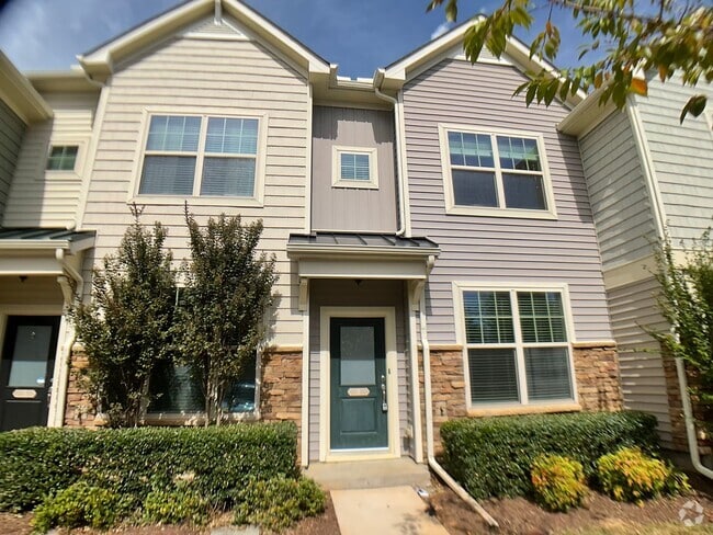 Building Photo - Spacious 2 bed, 2.5 bath with Loft in Thom...