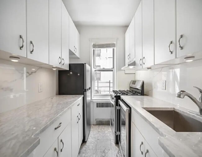 Photo - 601 E 19th St