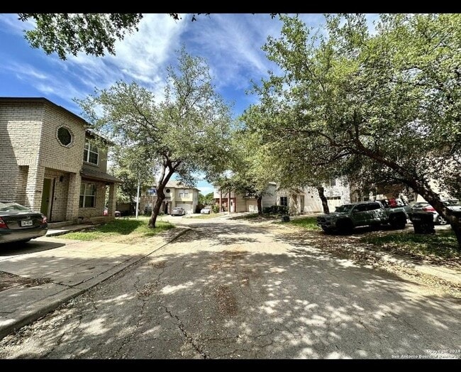 Photo - 10142 Amber Flora Dr