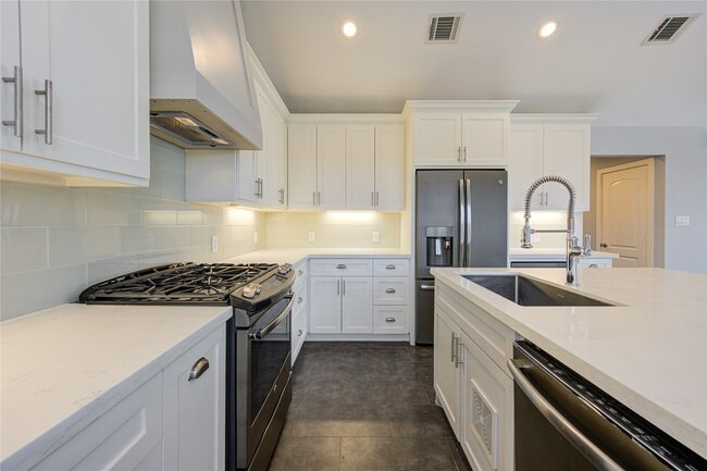 Photo - 2401 Eagle St