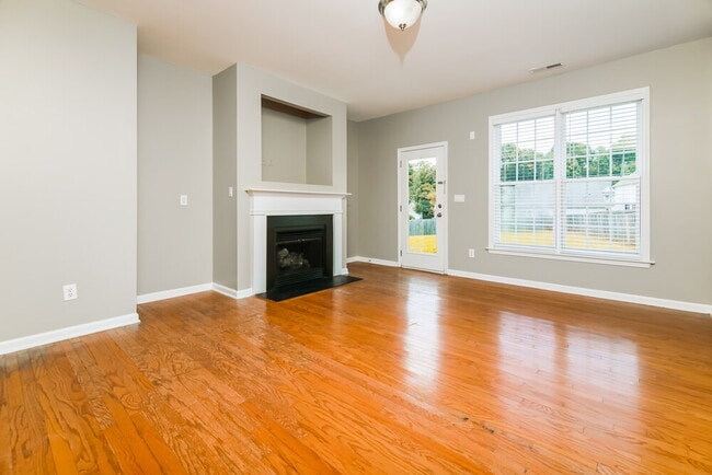 Photo - 141 Hutson Ln