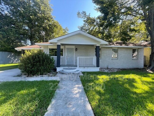 Building Photo - 9642 Lewis St