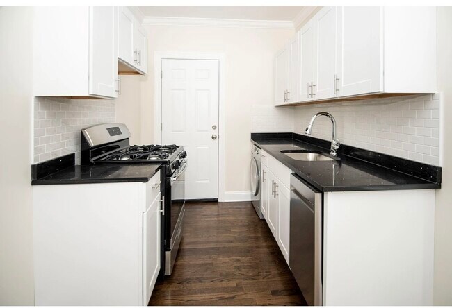 Photo - 3817 N Greenview Ave Unit 1W