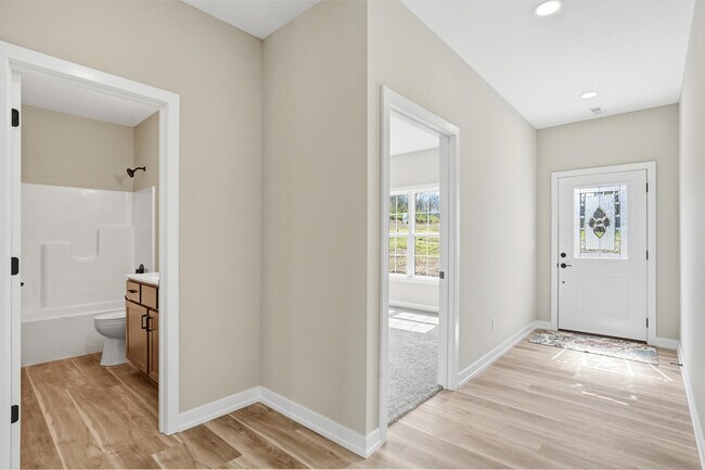 Photo - 1048 Stonehaven Dr