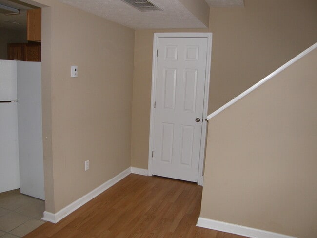 Photo - 168 Dunbar Ln