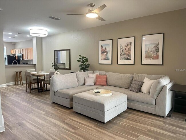 887 NW 21st Ave Unit 887
