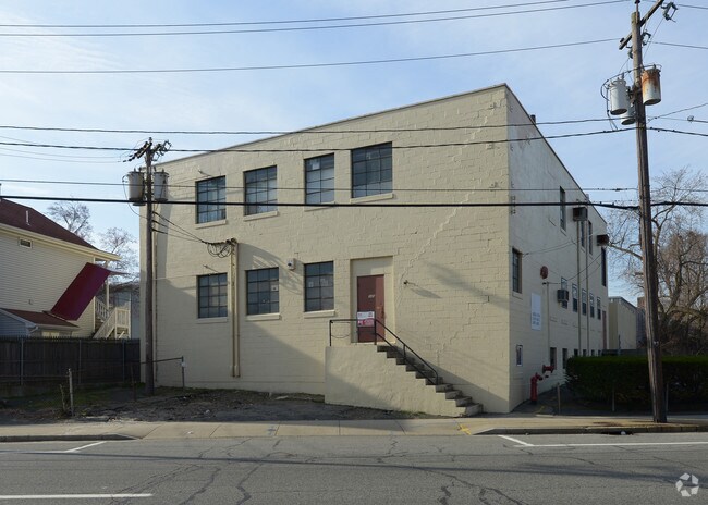 Photo - 345 Taunton Ave