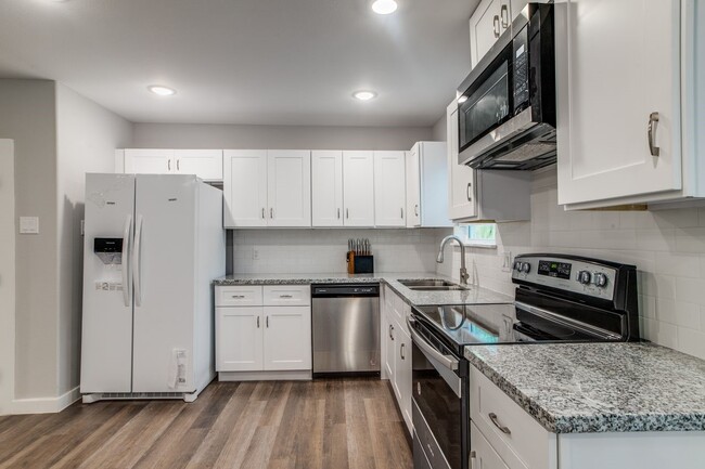 Building Photo - 5705 Breland St