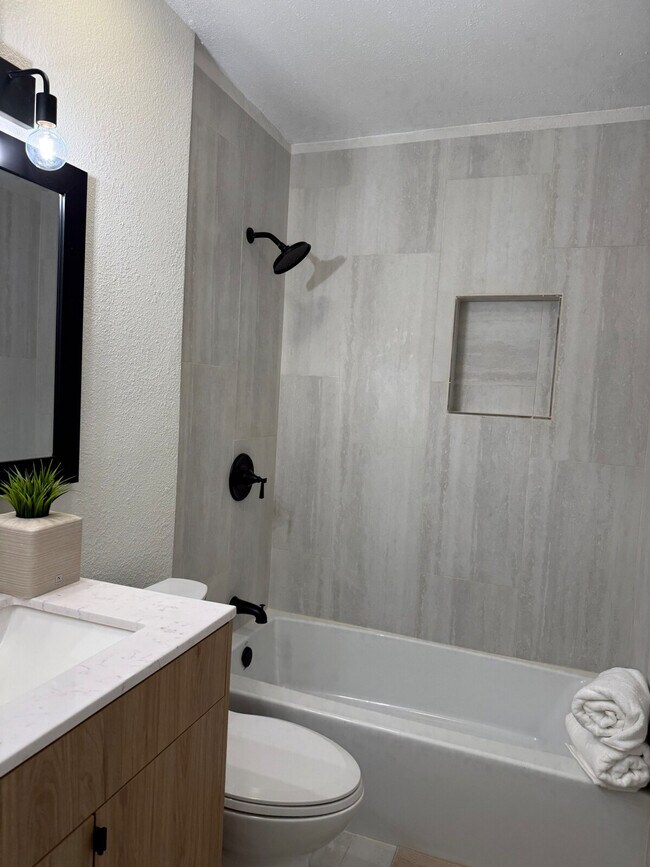 Photo - 3210 Northeast Dr Unit SI ID1385482P