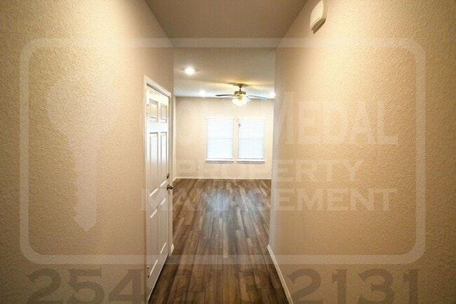 Photo - 1704 Cedrus Dr