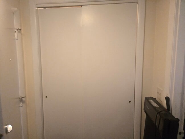 Building Photo - 90 Sutton St Unit 10C