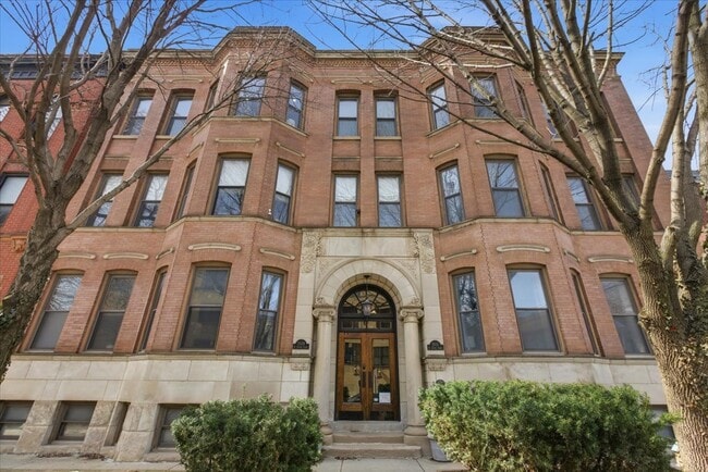 Building Photo - 2608 N Dayton St Unit 3S