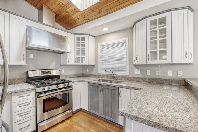 Photo - 1Bd/1Ba Mercer Island House