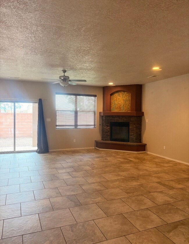 5247 Via del Cielo Ln