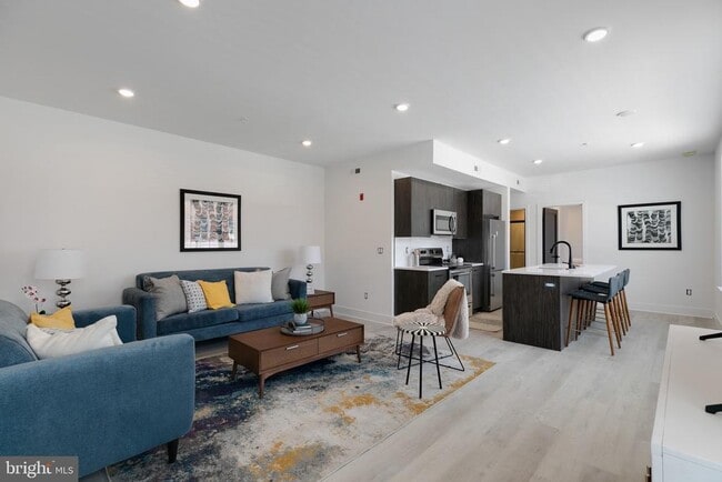 Photo - 3045 Richmond St Unidad 501