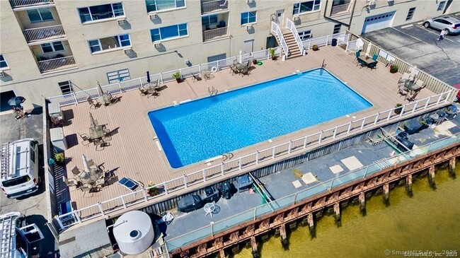 Photo - 292 Pequot Ave Unidad E2