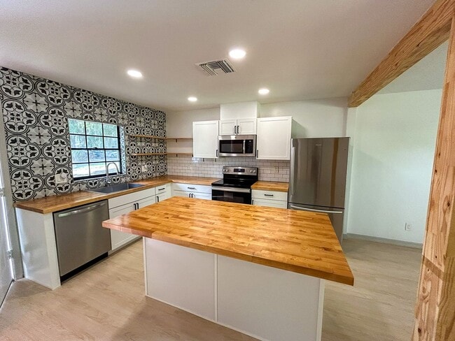 Photo - 1058 SW 6th Dr