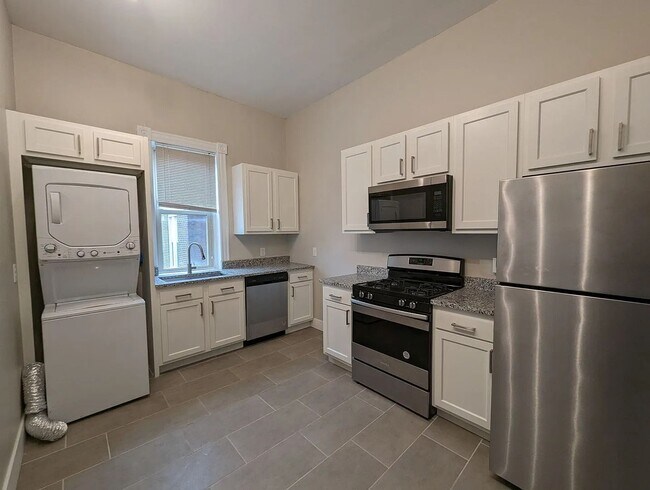 Building Photo - 2220 S 9th St Unit 2220 C