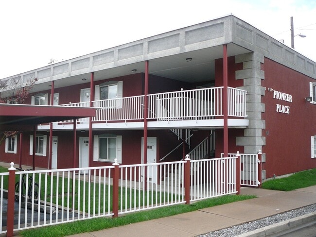 Building Photo - 164 Pioneer Ave
