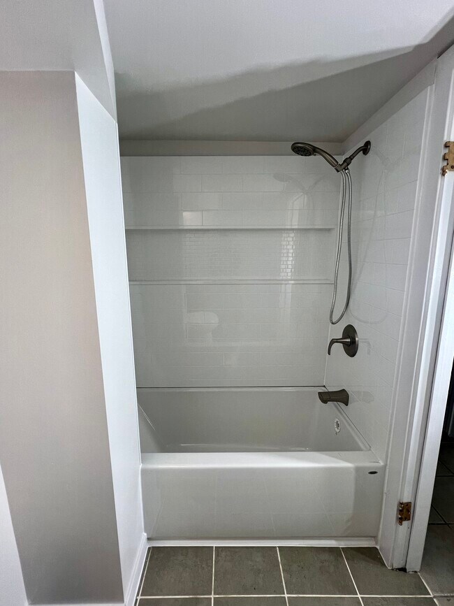 Photo - 3285 8th Av W