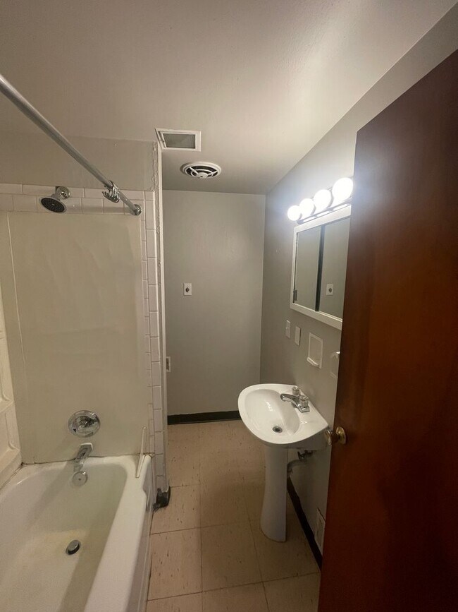 Photo - 7th Avenue Duplex Apartamento Unidad 817