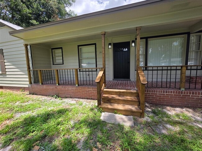 Photo - 2104 Crill Ave